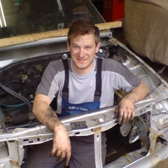 ralph-tronser_gronsdorf-vespa-garage