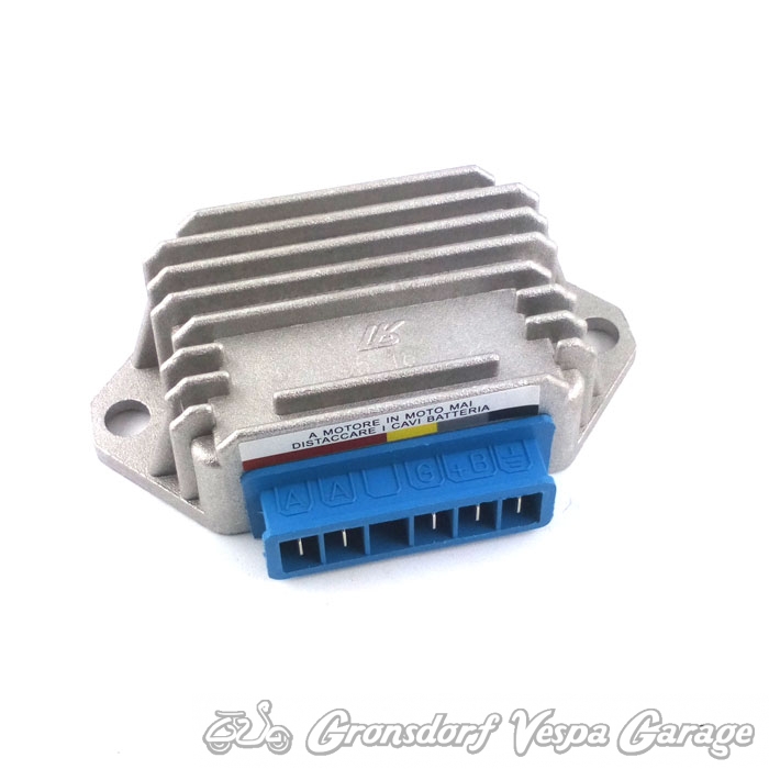 Spannungsregler 5-Pin mit Batterie AAGB+